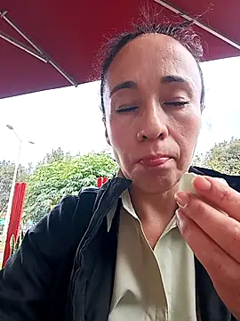 Coeur de luxure online show from April 7, 2026, 1:22 pm