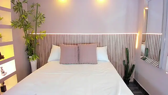 Snapshot of GeorginaReyes chatting on September 29, 2025, 11:20 pm GeorginaReyes online show from September 29, 2025, 11:20 pm