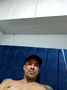 Iuver online show from February 24, 2026, 11:36 pm