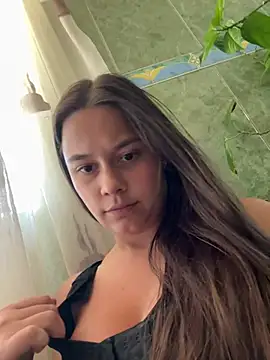 Snapshot of Siena_Amaris chatting on April 28, 2026, 7:57 am Siena Amaris online show from April 28, 2026, 7:57 am