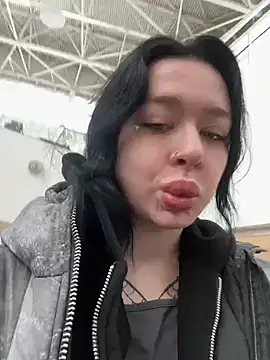 AlishaPrettyBlade online show from February 18, 2026, 5:14 am