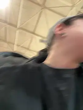 AlishaPrettyBlade online show from April 5, 2026, 6:21 am