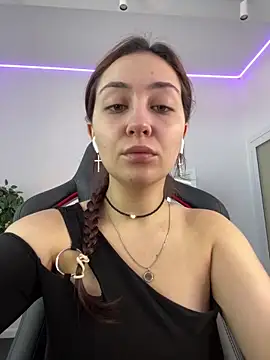 AshleySkott  online show from October 3, 2025, 8:33 am