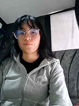 Arielle lov online show from October 20, 2025, 11:54 am