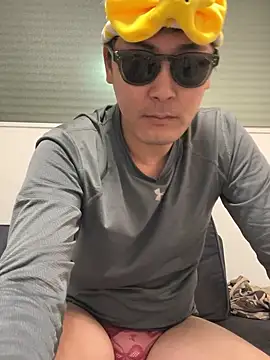 Snapshot of pierrot_0202 chatting on February 21, 2025, 7:45 am pierrot 0202 online show from February 21, 2025, 7:45 am