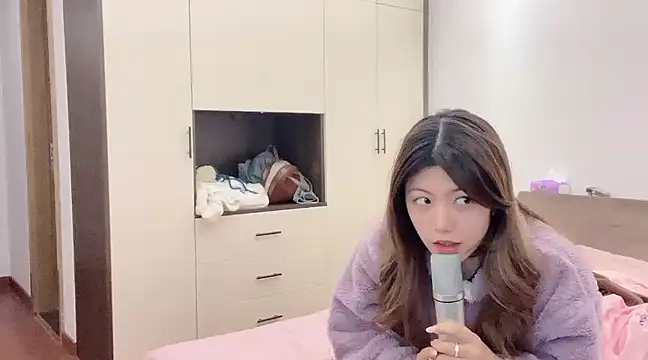 Snapshot of JayM584520 chatting on February 17, 2025, 9:03 am JayM584520 online show from February 17, 2025, 9:03 am