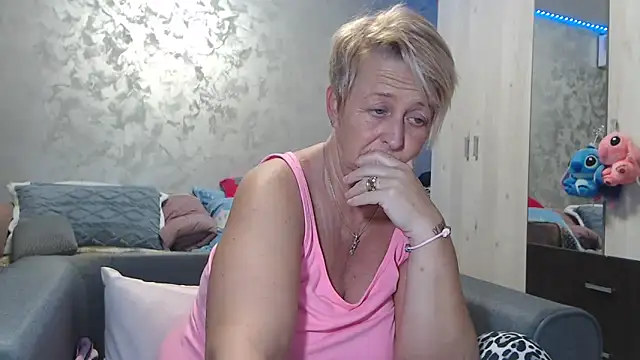 Snapshot of RosesandLillies chatting on February 27, 2026, 5:57 pm RosesandLillies online show from February 27, 2026, 5:57 pm