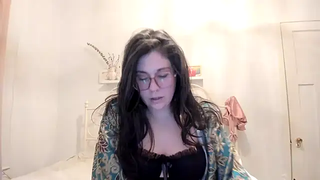 Rosiee69  online show from February 22, 2025, 10:20 pm