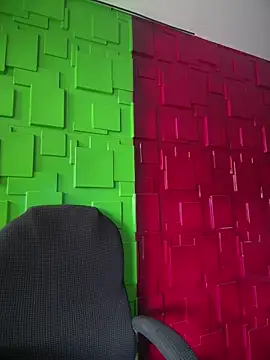 Snapshot of Emily-teen chatting on January 18, 2026, 8:23 pm Emily-teen online show from January 18, 2026, 8:23 pm