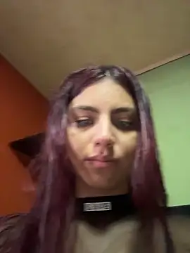 Snapshot of Emily-teen chatting on February 14, 2026, 8:27 pm Emily-teen online show from February 14, 2026, 8:27 pm