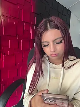 Snapshot of Emily-teen chatting on February 23, 2026, 7:22 pm Emily-teen online show from February 23, 2026, 7:22 pm