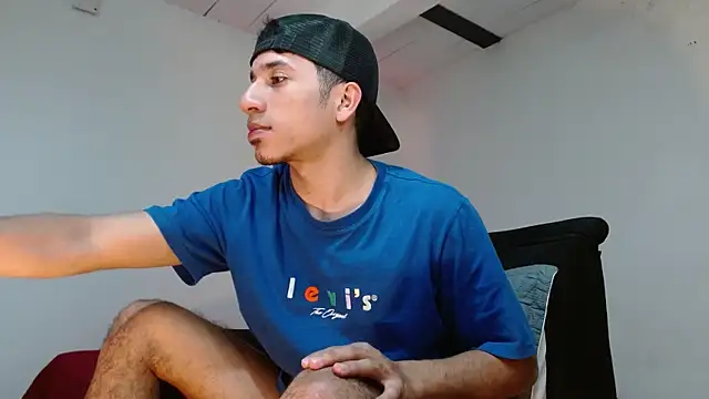 AngelHil online show from April 13, 2026, 1:55 am