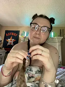 HTXBELLE online show from March 15, 2025, 8:54 pm