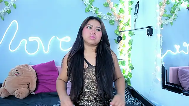 Luna Sommer online show from March 5, 2025, 1:17 pm