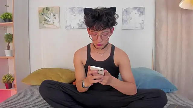 iiangel  online show from February 15, 2026, 4:42 am