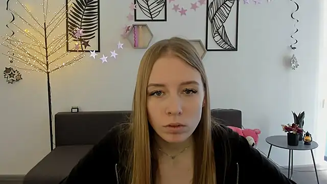 Snapshot of AnnNorriss chatting on February 23, 2025, 9:22 am AnnNorriss online show from February 23, 2025, 9:22 am