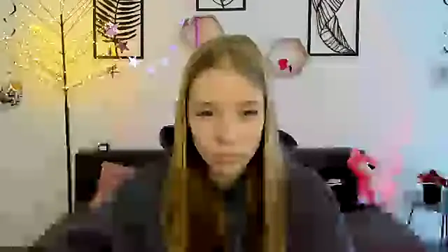 Snapshot of AnnNorriss chatting on February 26, 2025, 1:41 pm AnnNorriss online show from February 26, 2025, 1:41 pm