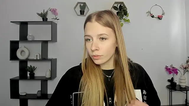 Snapshot of AnnNorriss chatting on February 27, 2025, 1:49 pm AnnNorriss online show from February 27, 2025, 1:49 pm