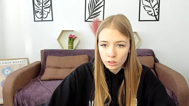 Snapshot of AnnNorriss chatting on March 19, 2025, 10:44 am AnnNorriss online show from March 19, 2025, 10:44 am