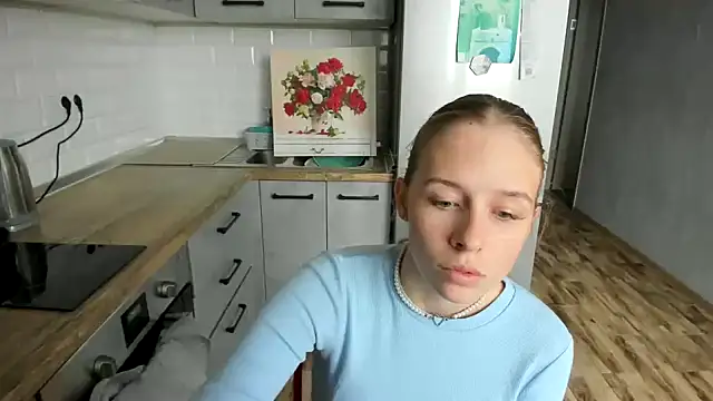 Snapshot of AnnNorriss chatting on October 14, 2025, 1:12 pm AnnNorriss online show from October 14, 2025, 1:12 pm