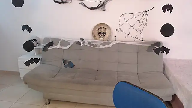 emily-777 online show from October 31, 2025, 10:27 am