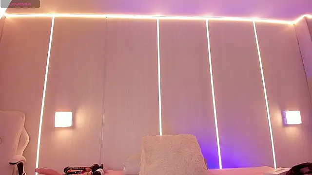 sasha riverss online show from May 20, 2026, 12:00 pm