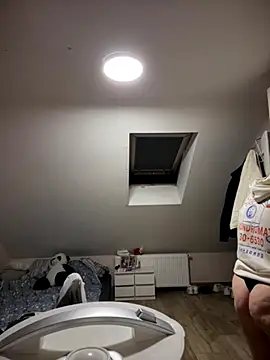 Snapshot of May_Alisa chatting on September 29, 2025, 6:02 pm May Alisa online show from September 29, 2025, 6:02 pm