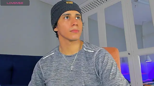 Allex Cano online show from September 24, 2025, 9:40 pm