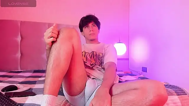 Allex Cano online show from April 10, 2026, 10:14 pm