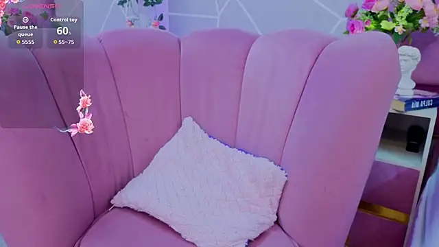 EmmyCortez online show from December 1, 2025, 11:48 am