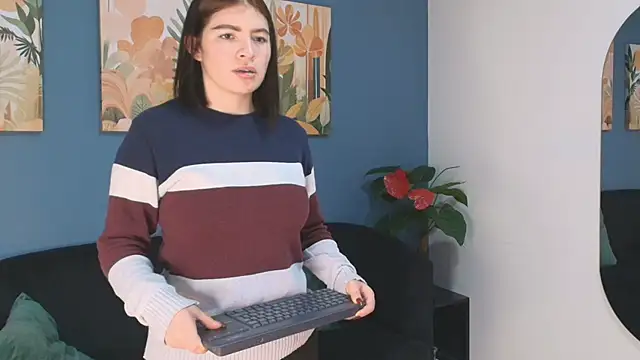 Zamira Taylor online show from February 13, 2026, 3:13 am