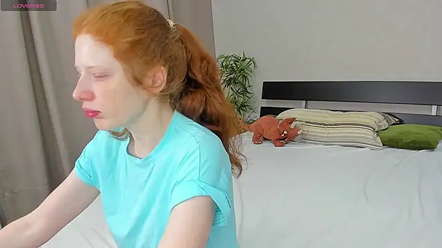 Sandra Wi1son online show from March 18, 2025, 2:25 am