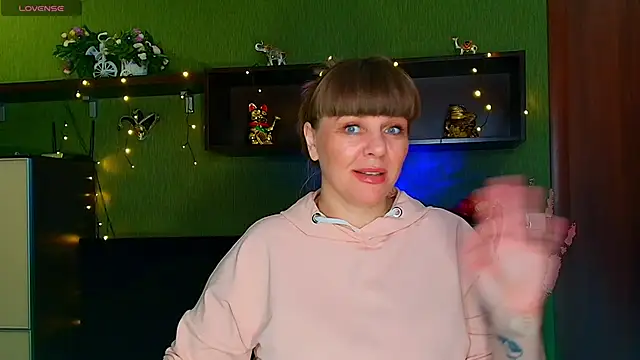 Snapshot of VeronikawGold chatting on February 2, 2026, 5:55 pm VeronikawGold online show from February 2, 2026, 5:55 pm