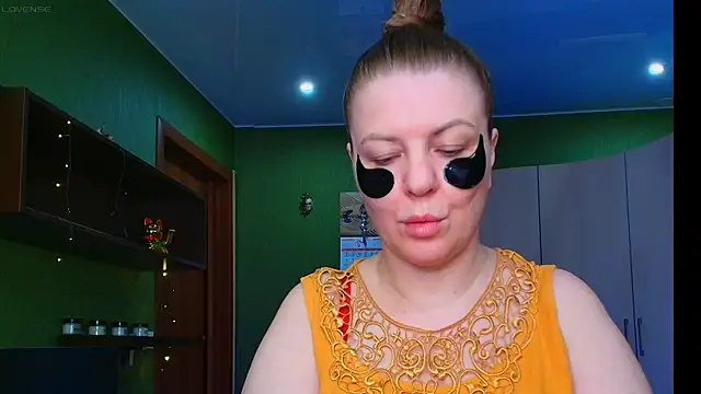 VeronikawGold online show from June 7, 2026, 4:49 am