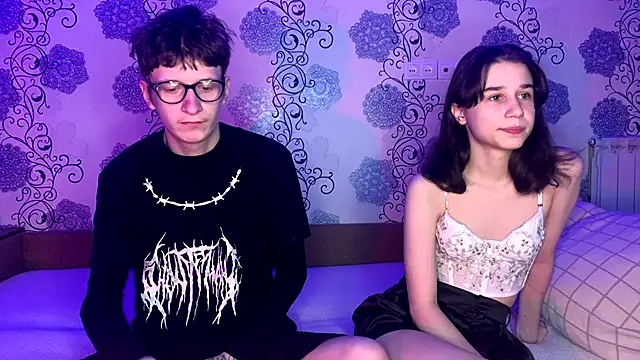 Snapshot of baby_lesi chatting on November 18, 2025, 4:00 pm baby lesi online show from November 18, 2025, 4:00 pm