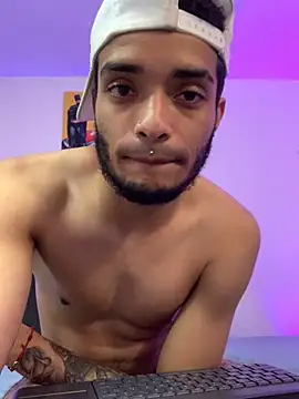 Snapshot of eross_chipre_ chatting on March 22, 2025, 4:24 am eross chipre  online show from March 22, 2025, 4:24 am