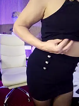 Snapshot of LadyTouch chatting on February 10, 2026, 12:59 am LadyTouch online show from February 10, 2026, 12:59 am