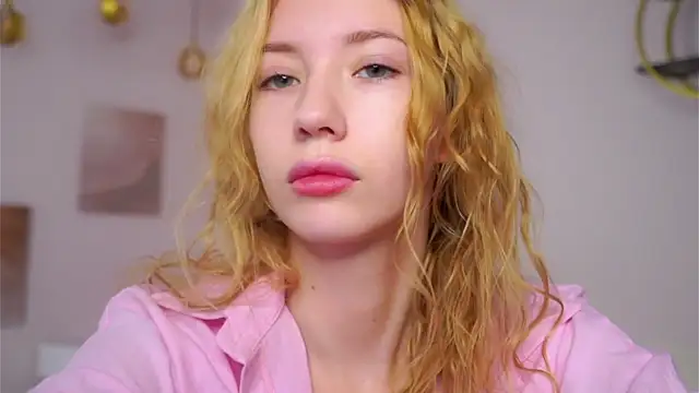 SunnivaCovil online show from February 15, 2026, 2:36 pm