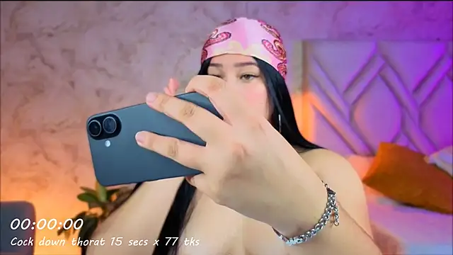 Snapshot of Leaa_Cox chatting on July 8, 2026, 11:20 pm Leaa Cox online show from July 8, 2026, 11:20 pm