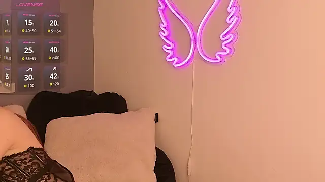 FrancescaFerra online show from November 30, 2025, 7:29 pm