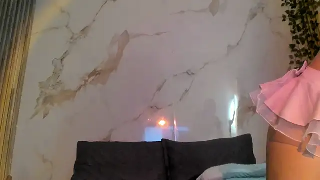 Snapshot of Little_Lau1 chatting on October 2, 2025, 8:05 pm Little Lau1 online show from October 2, 2025, 8:05 pm