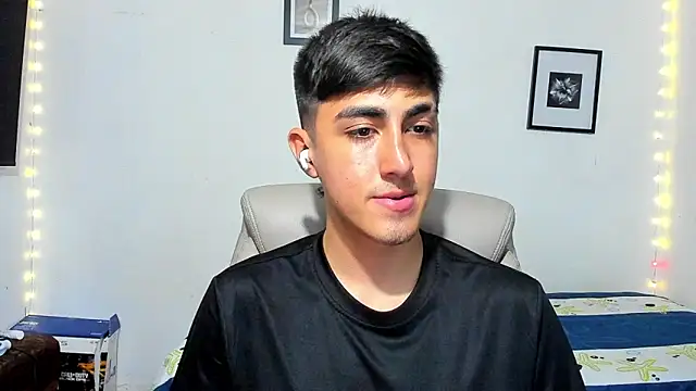 babymaik online show from November 12, 2025, 5:19 am