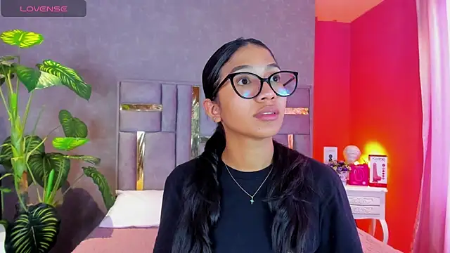 Tyla Ks online show from April 7, 2026, 7:36 pm