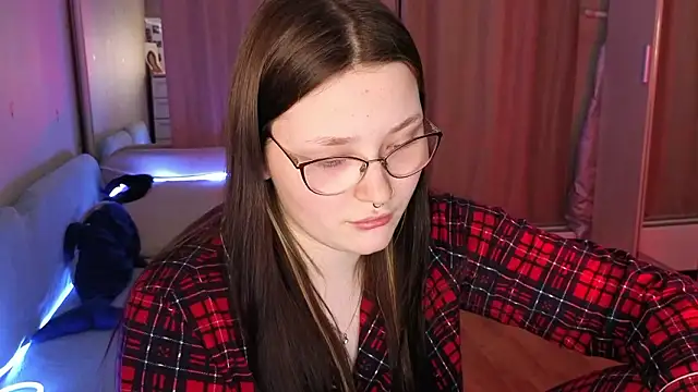 milliedoll online show from March 3, 2026, 1:39 pm