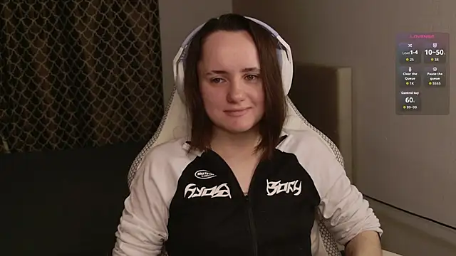 Luna Loveee online show from November 7, 2025, 4:01 am