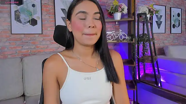 Snapshot of Lucia_Brown_ chatting on October 25, 2025, 12:51 am Lucia Brown online show from October 25, 2025, 12:51 am