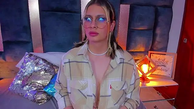 SteffyMontes online show from March 2, 2025, 9:43 pm