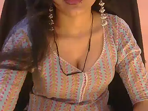 Snapshot of Cute_Pihu01 chatting on April 4, 2026, 8:28 pm Cute Pihu01 online show from April 4, 2026, 8:28 pm