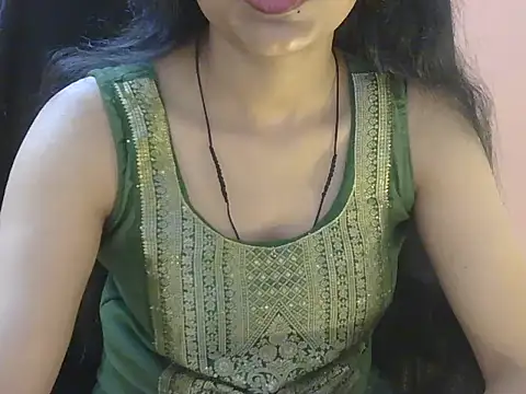 Snapshot of Cute_Pihu01 chatting on April 5, 2026, 8:17 pm Cute Pihu01 online show from April 5, 2026, 8:17 pm