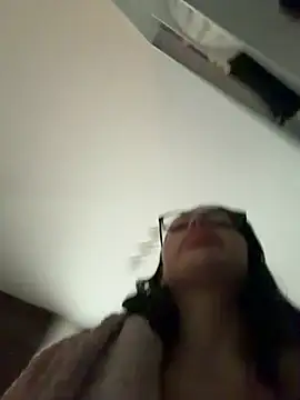 Mia Splash online show from February 8, 2026, 10:29 am